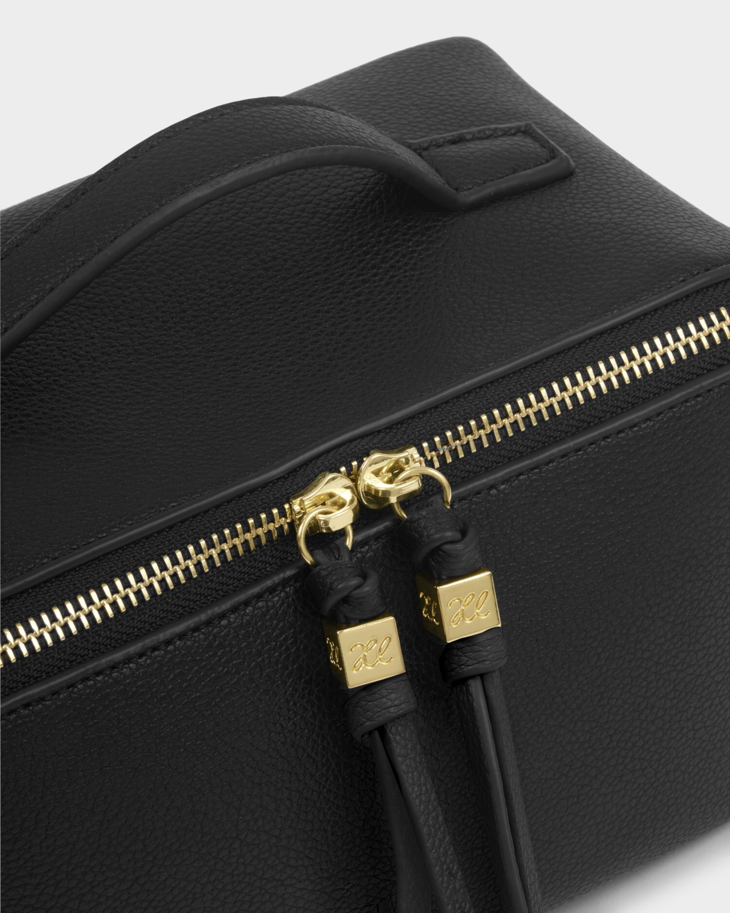 Soho Medium Make up & Wash Bag | Black - Image 3